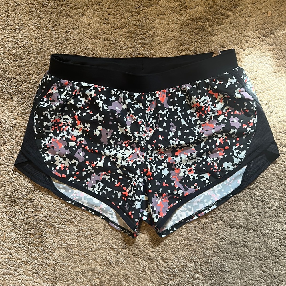 Under Armour women’s loose athletic short